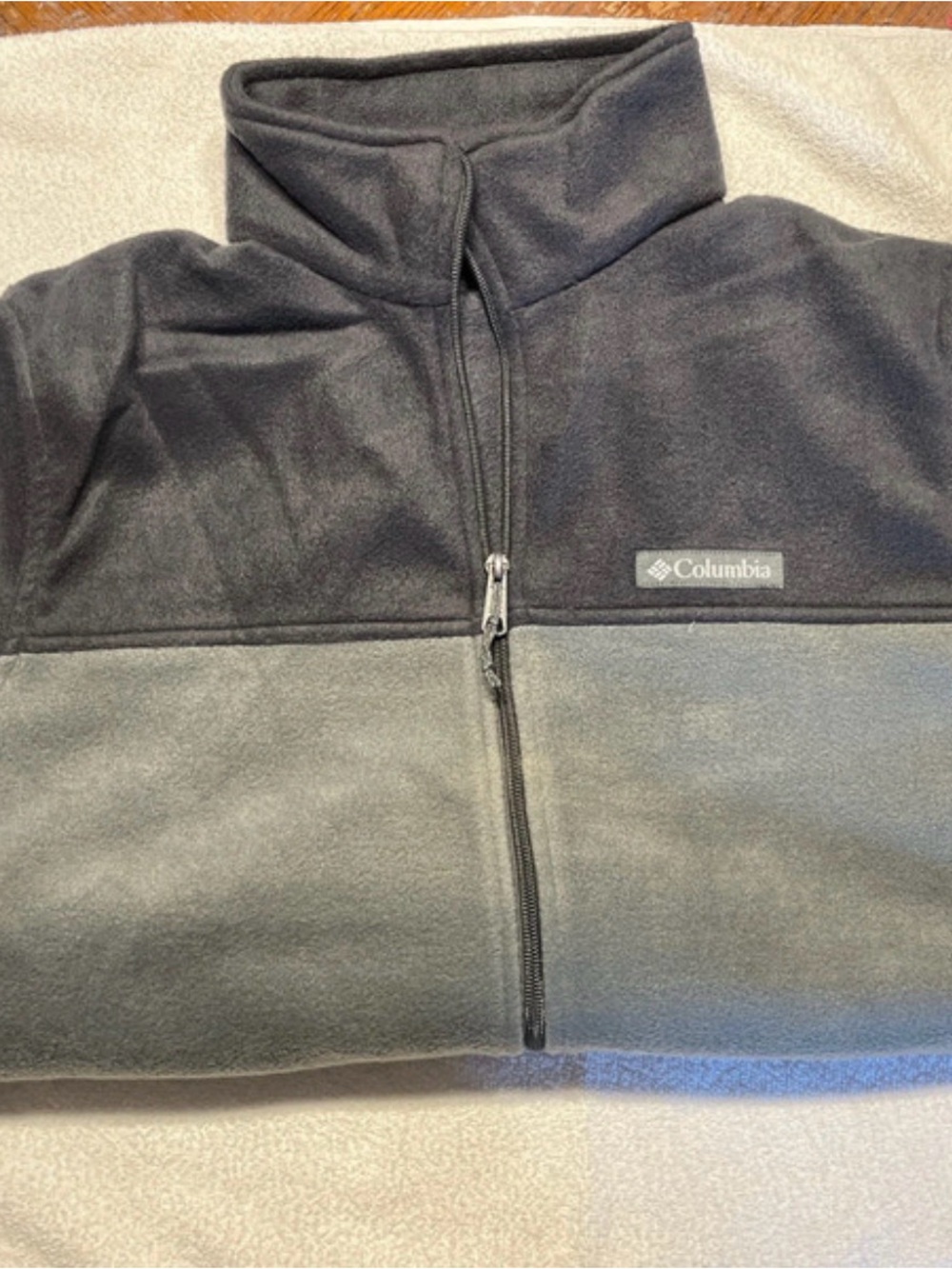 Columbia Mens Two-Tone Black and Light Gray Fleece Jacket